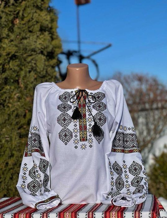 Чудесні Жіночі вишиванки