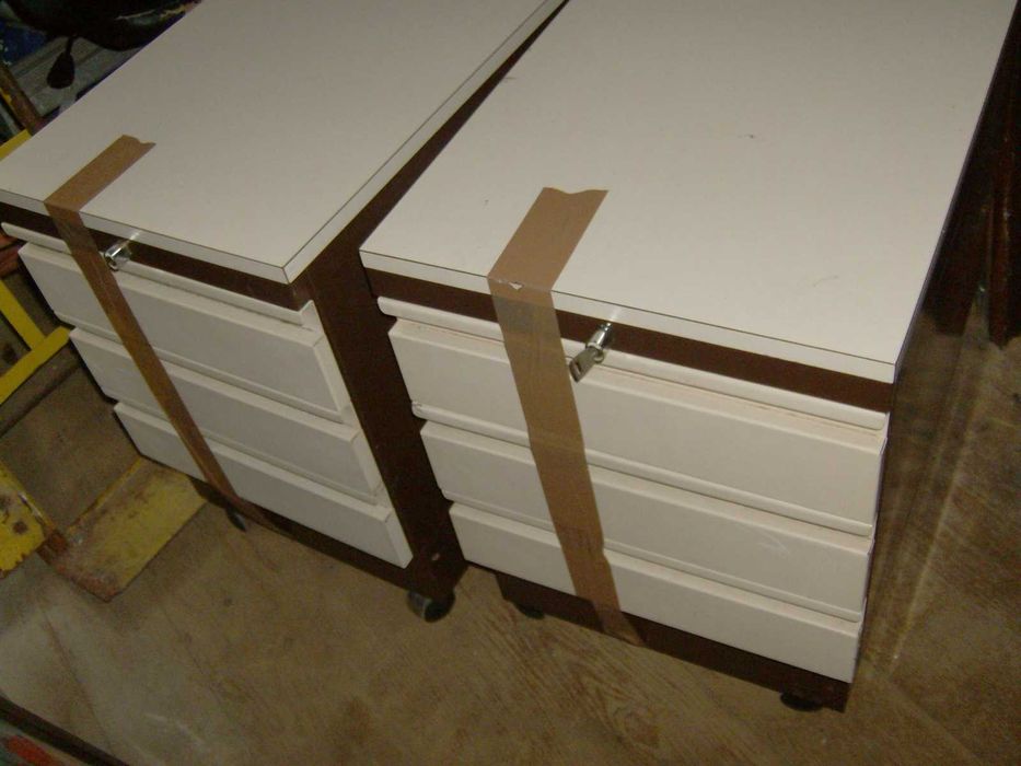 2 armarios arrumo para por por baixo secretaria c/ 3 gavetas 45x57 fundo c/ 56 altura