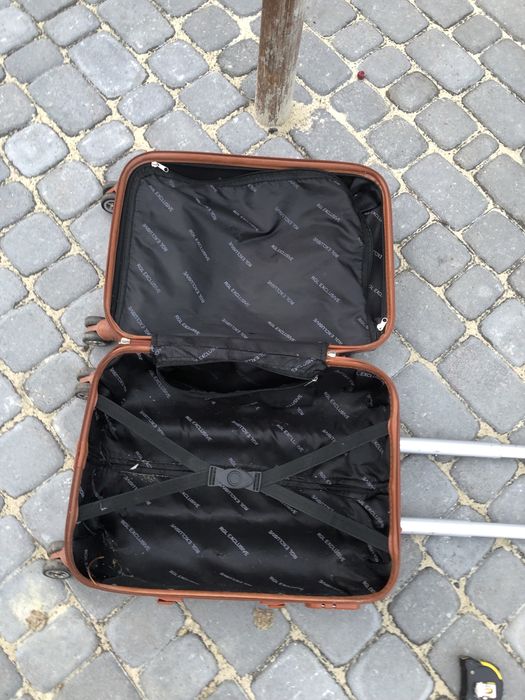 Чемодан для подорожі