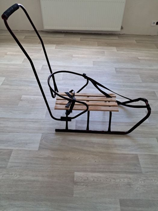 Санчата з ручкою