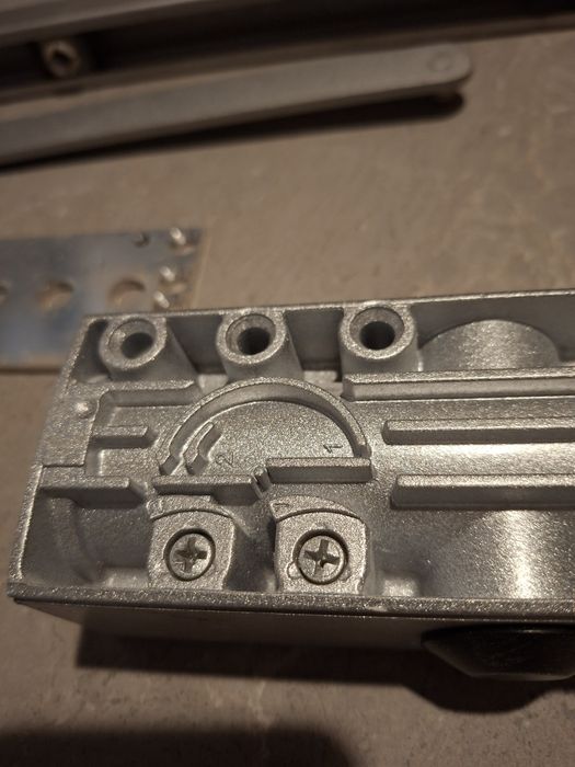 Samozamykacz Geze Ts 2000