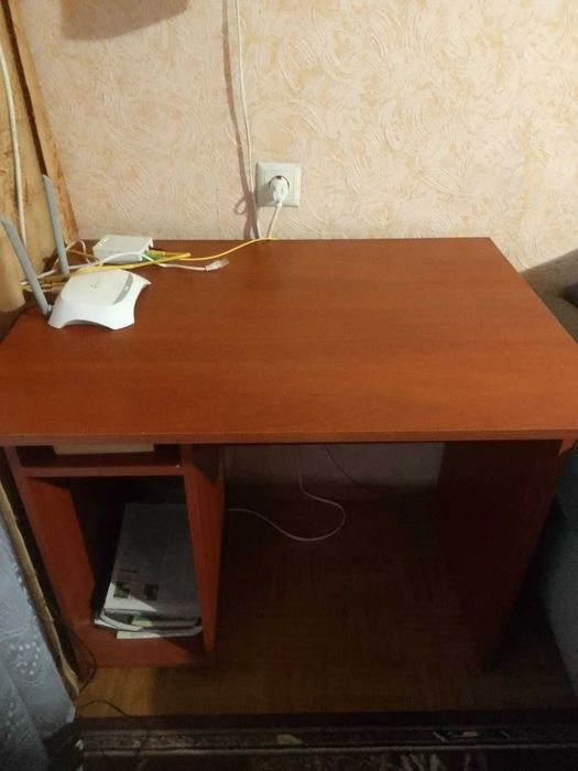 Продам стіл письмовий