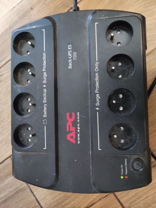 Zasilacz APC UPS ES 700