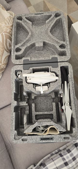 Vendo drone phantom 4 e 3 profissional