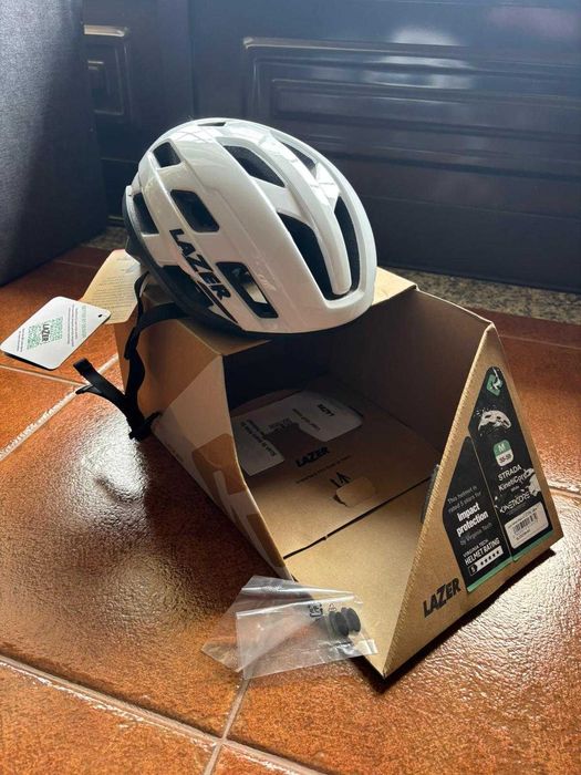 Capacete de bicicleta Lazer Strada KinetiCore