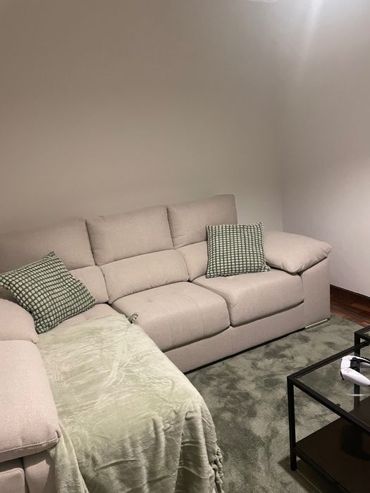 Sofá moderno 3 lugares + chaiselong  – como novo