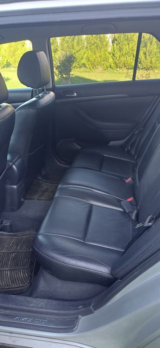 Toyota avensis 2.2