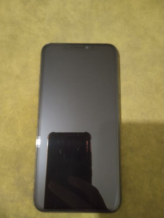 Продам б/у iPhone 11 Pro Max  на 64 GB