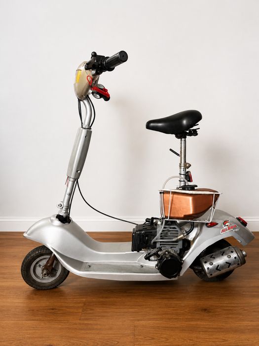 Trotinete a motor gasolina 50cc