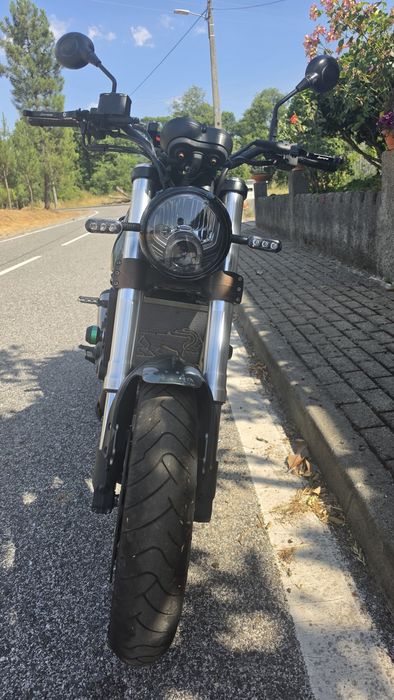 Benelli Leoncino 500 (2022) – Excelente Mecânica, 18.000 km
