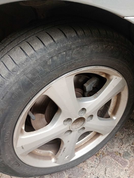 тайота авенсіс 2008 року рест