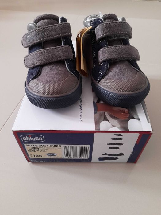 Botinhas chicco NOVAS n 19