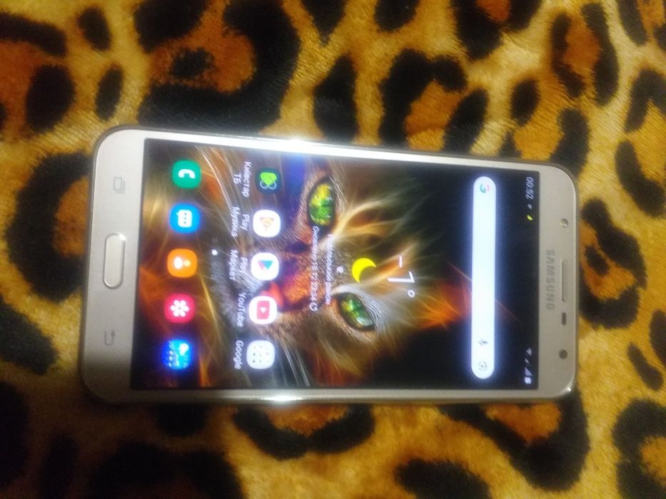 Тилифон Самсунг.в нормальном новому стані.2 МГ.памяті.