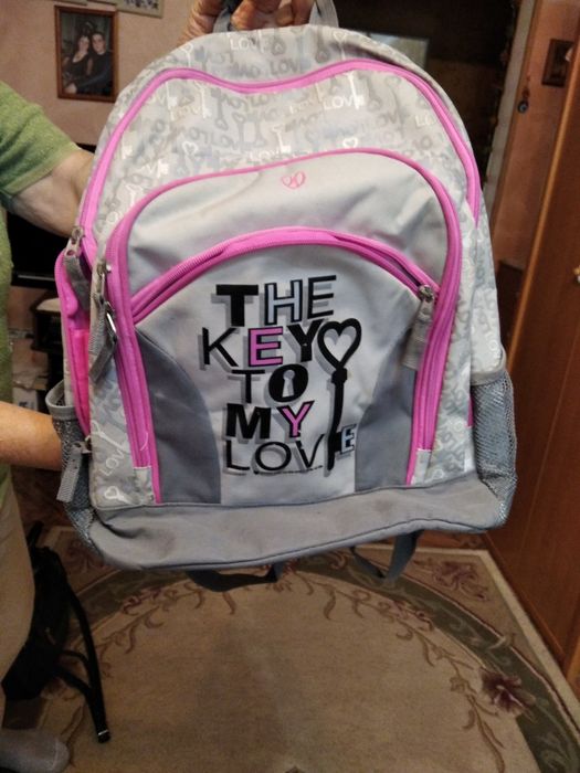 Продаю рюкзак для школьников