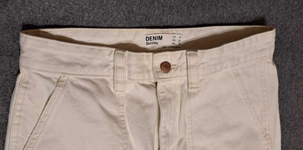 Білі Джинси карго  Bershka wide