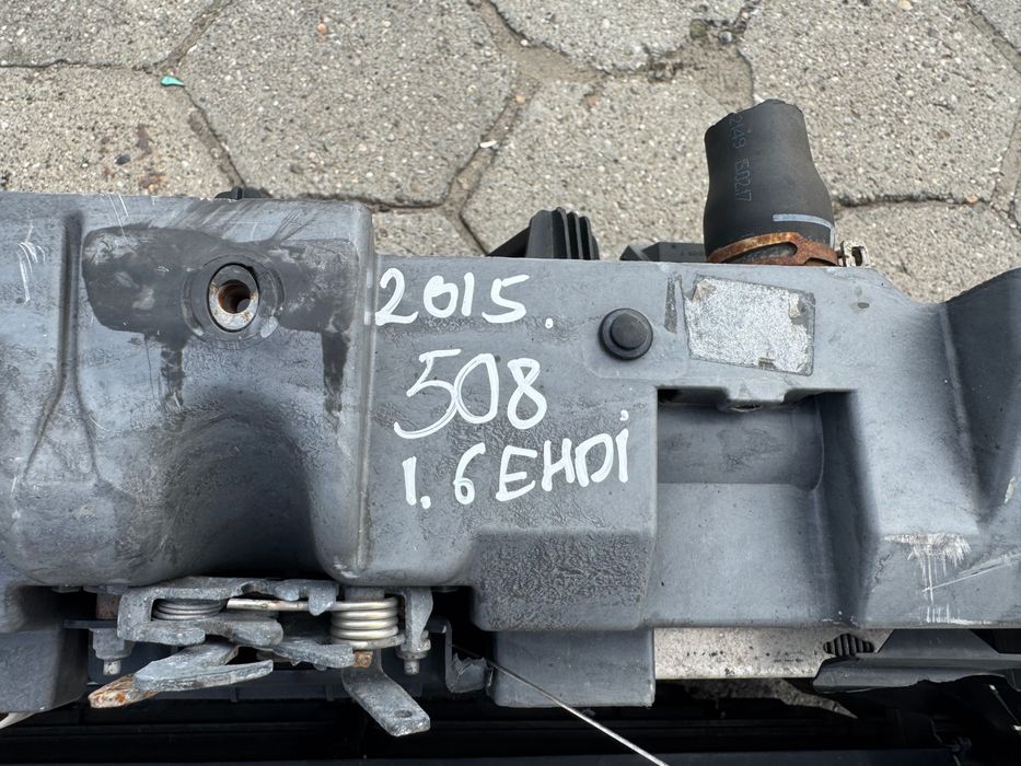 Peugeot 508 I 1.6 EHDi  pas przedni kompletny chłodnice belka pod zderzak przód maskownica wzmocnienie górne wentylator