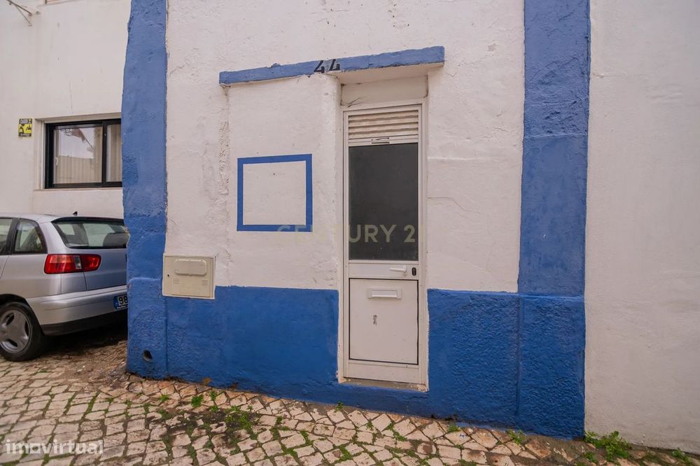 Arrecadação Espaçosa Com Entrada Independente