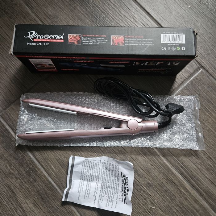 Керамическпя плойка утюжок для волос Gemei GM
