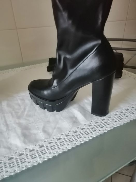 Botins pretos tamanho  36.