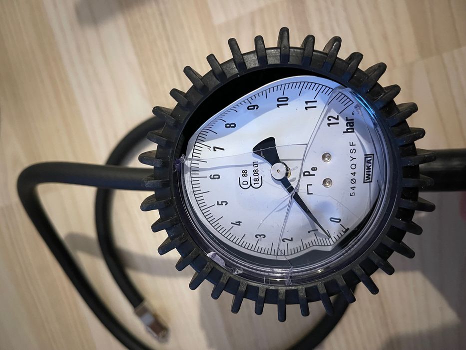 Манометри пістолет підкачки шин