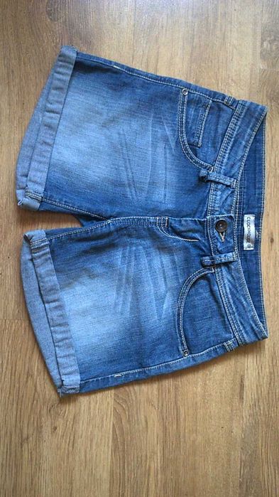 Krótkie spodenki jeans Clockhouse