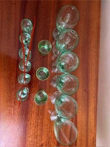 Кольорове зелене скло бокали, рюмки з позолотою