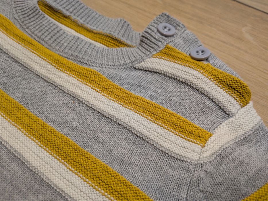 Matalan 80 86 sweter sweterek szary miodowy w paski dla chłopca