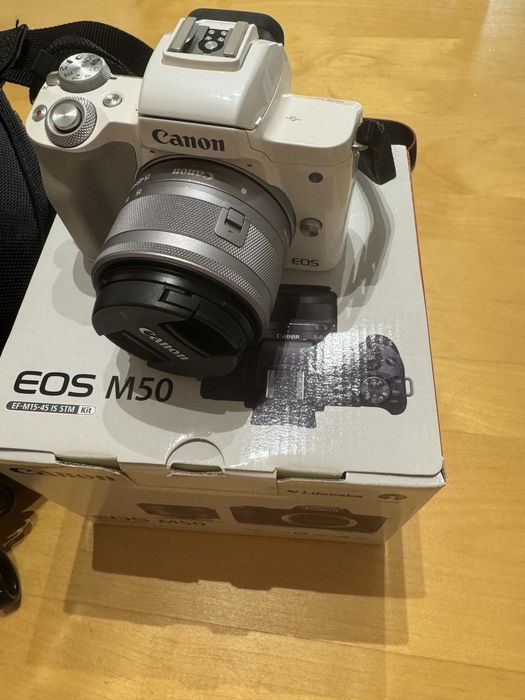 Máquina fotográfica CANON EOS M50 + M15-45 branco