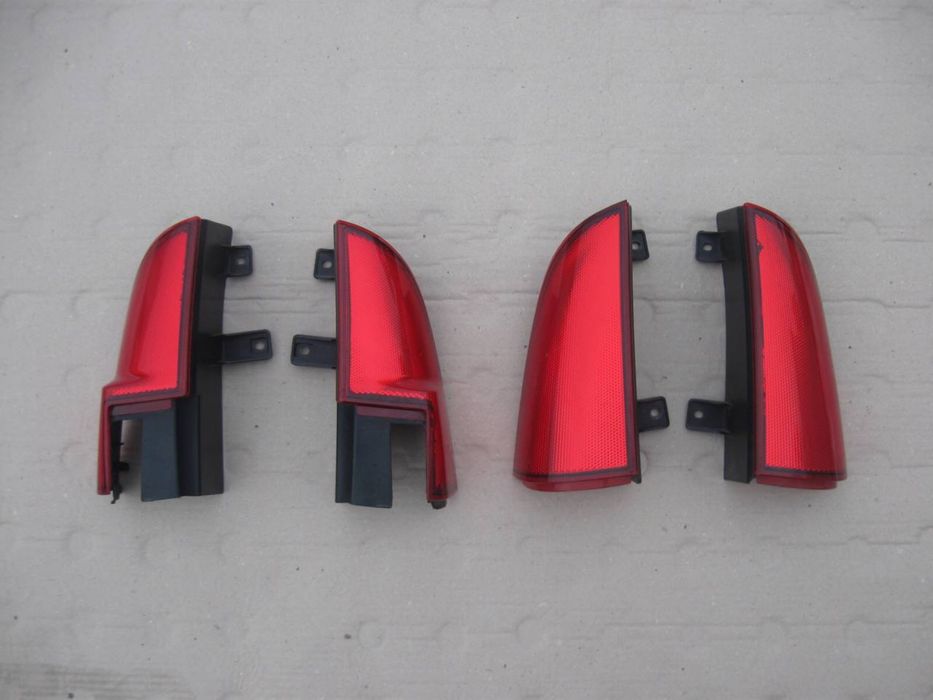 Уголок накладка фонаря заднего на VITO-VIANO W639