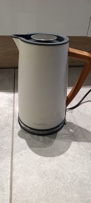 Czajnik elektryczny Nedis KAWK510EWT