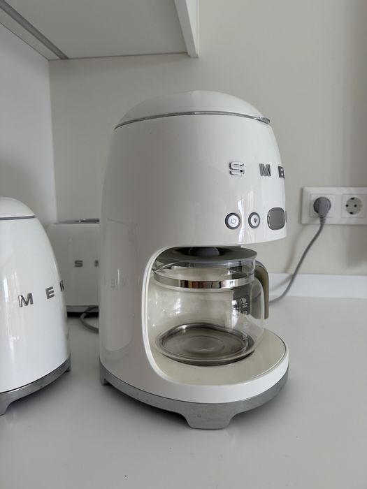 Máquina de Café Filtro Smeg Anni 50 DCF02WHEU - Branco