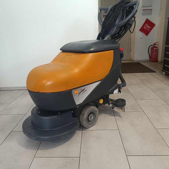 Szorowarka /maszyna czyszcząca  Taski Swingo 450 230V