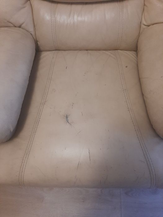 Кресло кожаное Голливуд, цвет -бежевый