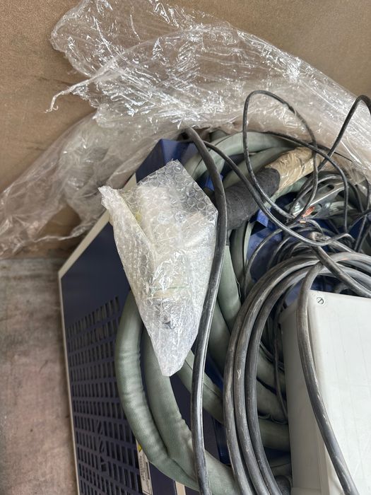Máquina multifunções 4 em 1 de 2000 W para soldadura, limpeza e corte a laser.