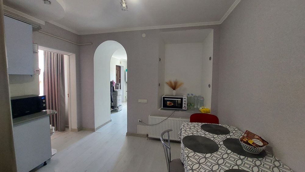 Продам 2-кімнатну квартиру. Вул.Коцюбинського,50.