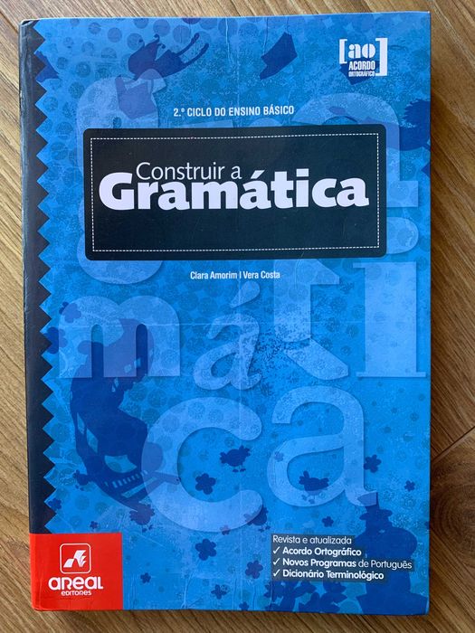 Livro de Português "Construir a gramática - 2º ciclo"