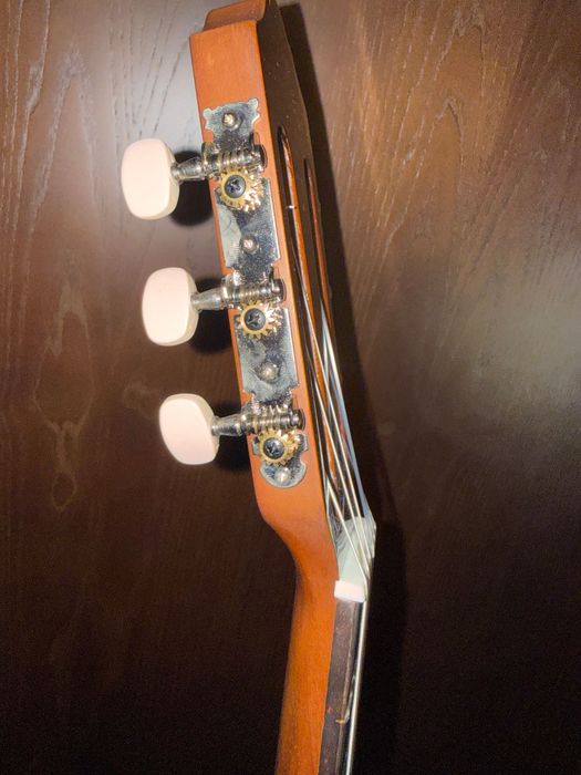 Guitarra Acústica YAMAHA C40 + YAMAHA Toner + KORG Toner