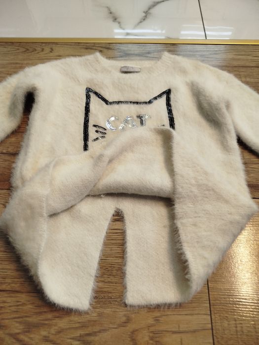 Biały sweter cekiny kotek pluszowy miękki 122