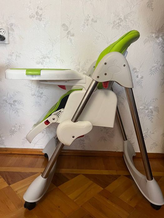 Дитячий стільчик для годування