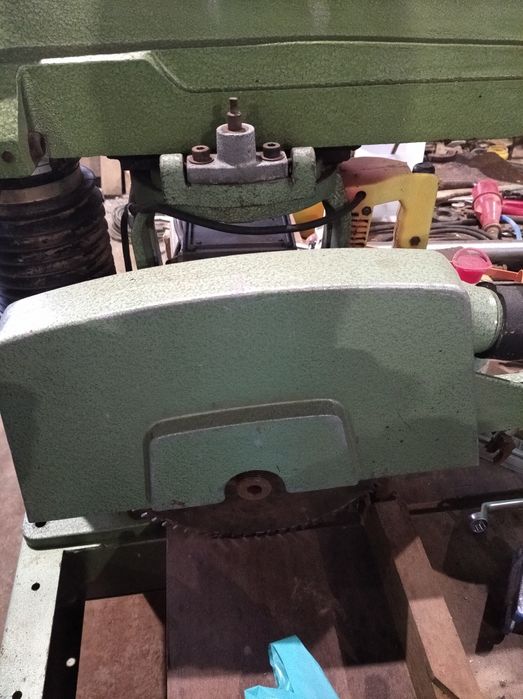 Radial de DeWalt 120