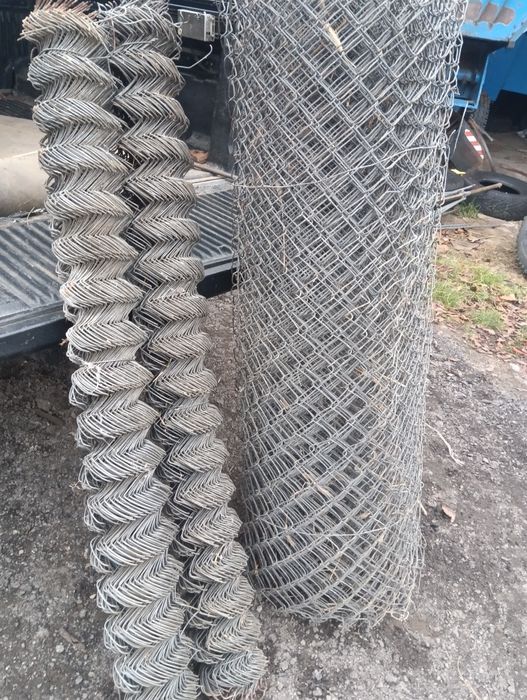 Siatka ogrodzeniowa 3mm 1.5 , 2 metry wysokości Lesna. Słupek