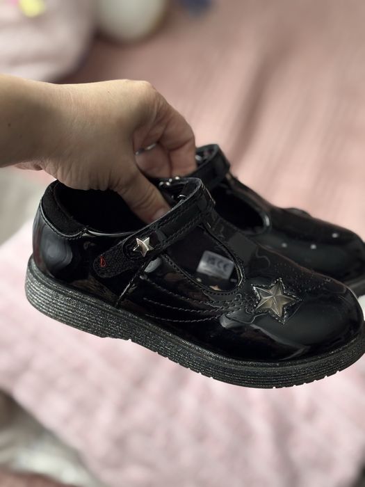 Лакові туфлі для дівчинки 29 р