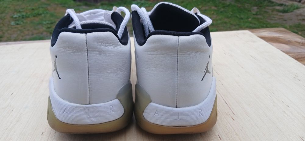 Продам кроссовки Nike Air Jordan