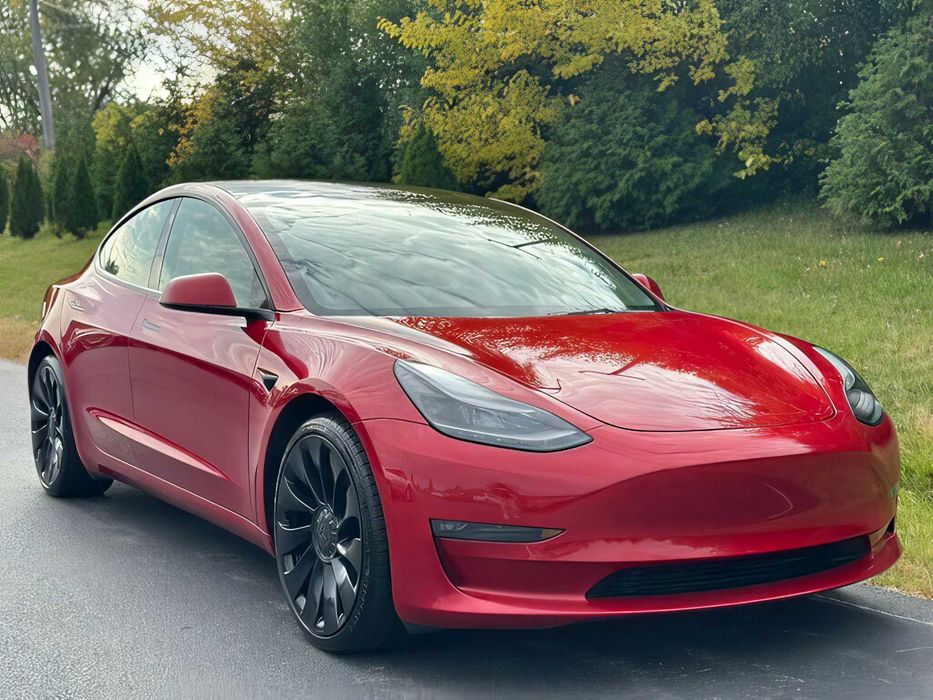 Tesla Model 3      2023