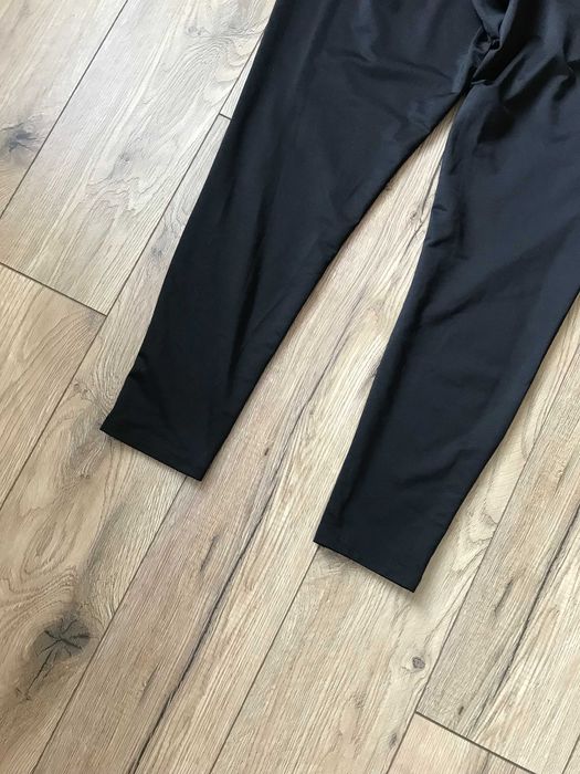 Spodnie dresowe Gymshark Slim rozm. M