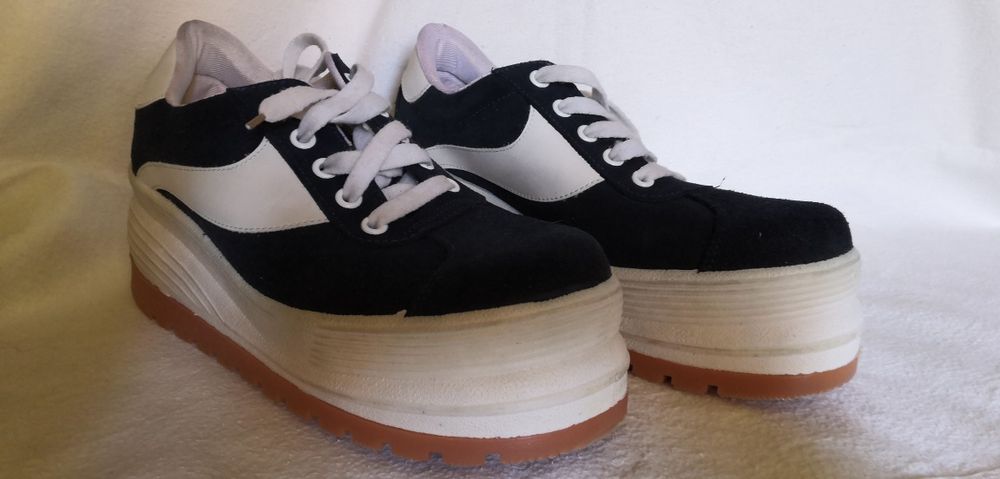 Туфли женские на платформе. Новые. Не использовались.
