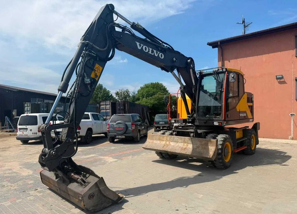 Колесний ексковатор Volvo EWR 150 з ЕС