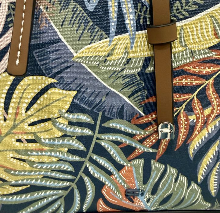 Mala floral linda para primavera - verão. Nova