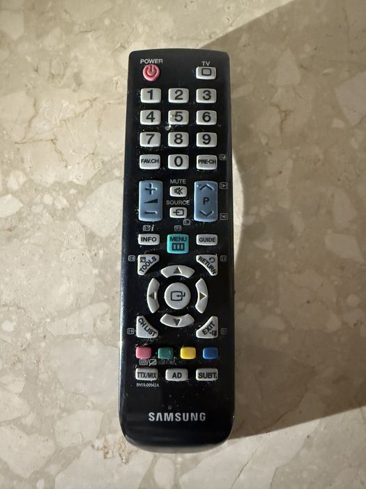 Pilot do telewizora marki samsung