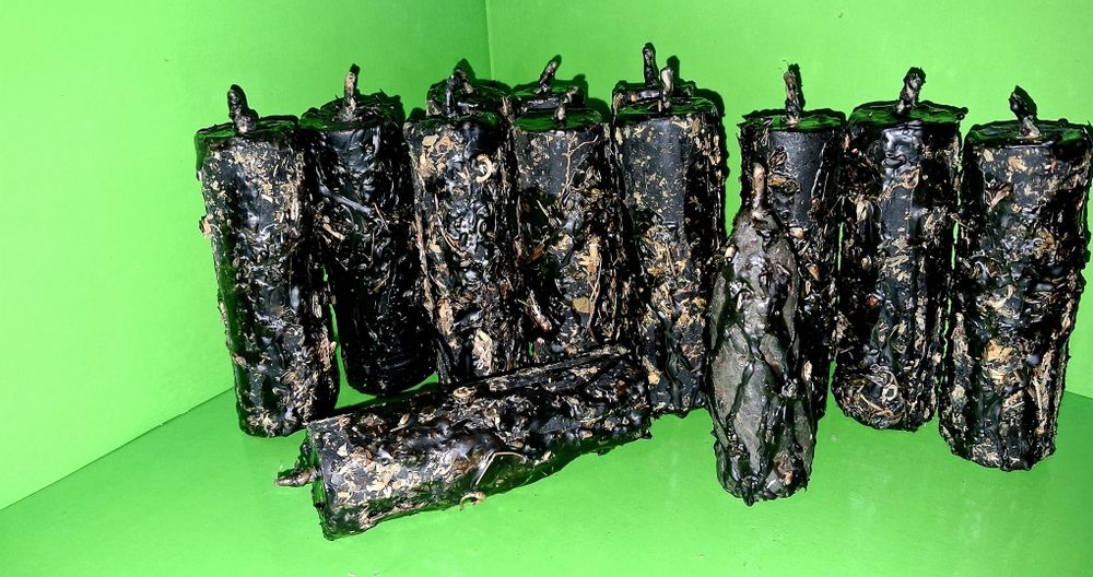 Свічка з бджолинного воску та трав